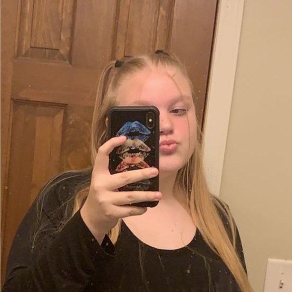 Meet your Posher, Riley - Picture 2 of 2